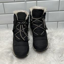SOREL  Whitney Short Lace Boots Black Size 5 Faux Fur Lining Waterproof