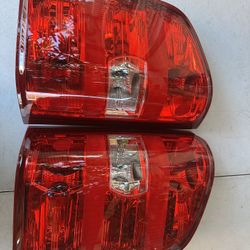 Silverado/Sierra taillight year 2007 to 2014