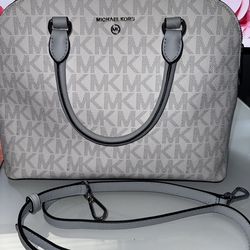 MK Purse Excellent Condition