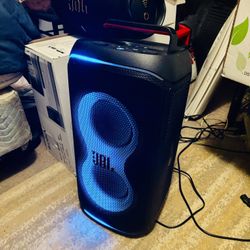 JBL Partybox Club Live 120 Portable Bluetooth Party Speaker (No Microphone) LED Lights, 160+ Watts, JBL Pro Sound 