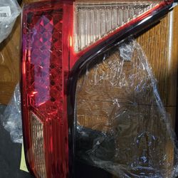 Huray Inner Taillight For Honda Crv - 2017- 19 Oe Taillight Assembly Passenger Side Only 417