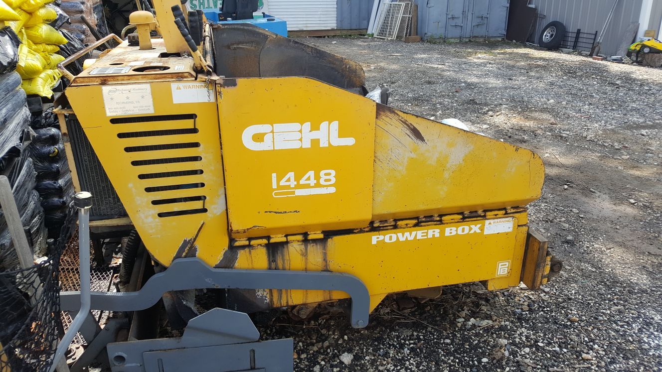 Gehl 1448 power box asphalt paver