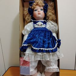 Beautiful Vintage William Tung Collection "Claudia" Porcelain Doll, 24" Tall Located In Reedley 