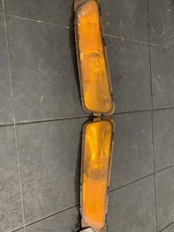 05-09 OEM mustang turn signals