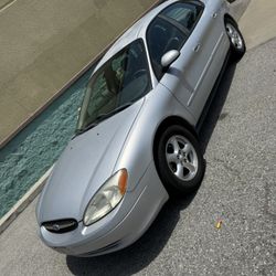 2003 Ford Taurus