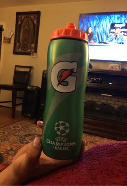 32 oz uefa champion league Gatorade bottle