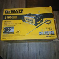 DEWALT
2100 PSI 1.2 GPM 13 Amp Cold Water Electric Pressure Washer with Internal Equipment Storage