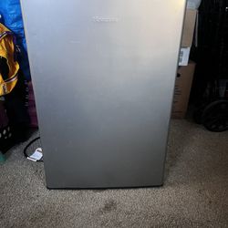 Mini Fridge With Freezer 