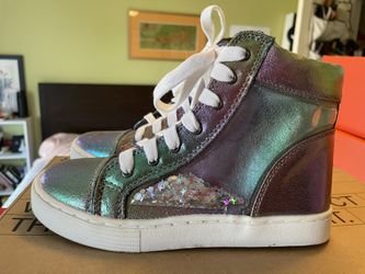 Girl Shoes Size 1 W/ Floating Stars 