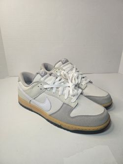 NIKE DUNK LOW