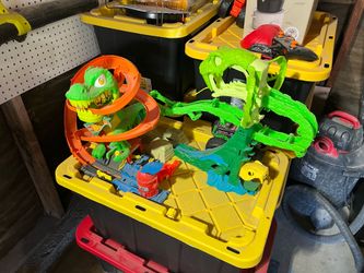 Hot Wheels Dino Playsets Bundle – T-Rex & Snake Attack Tracks