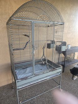 Large bird Cage that held a cockatoo. 