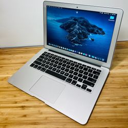 🍎Apple MacBook Air 13” Intel Core i5 Processor/8GB RAM/256GB Storage⚡️🔥Laptop Comes with Microsoft Office, Logic Pro, Adobe, Final Cut💻 1 Year Warr
