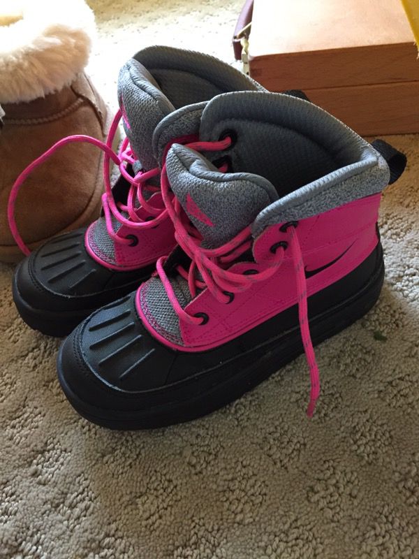 Girl's duck snow boots Nike