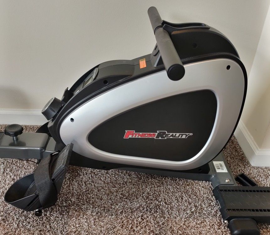 Fitness reality rowing Machine