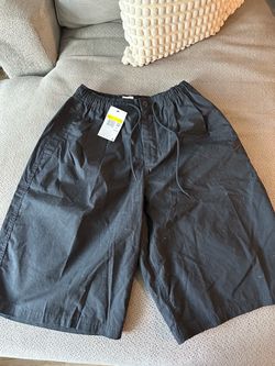 Nike Men's Black Shorts with Tags. Size men’s S.