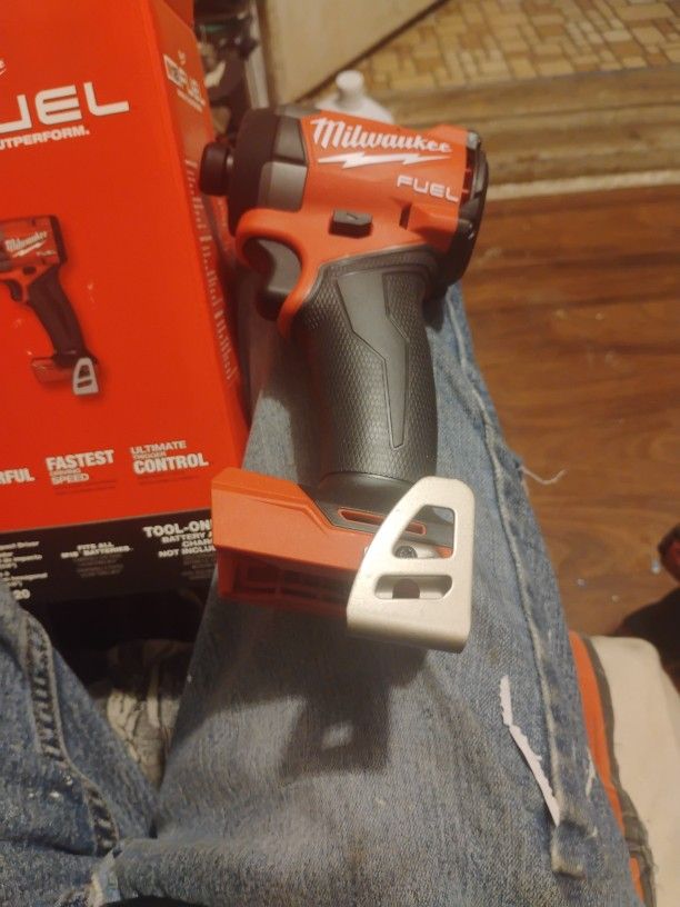 Milwaukee  M18 Fuel 1/4 Hex  Impact Driver