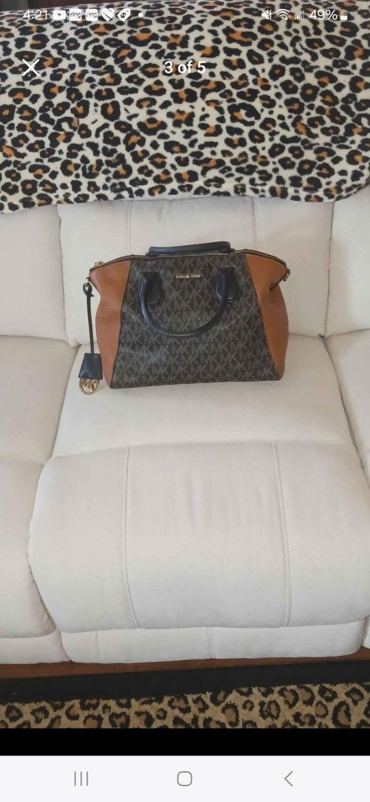 Michael Kors Handbag (AUTHENTIC)