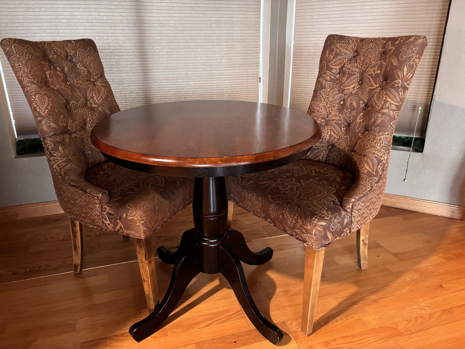 Bistro Table With 2 chairs