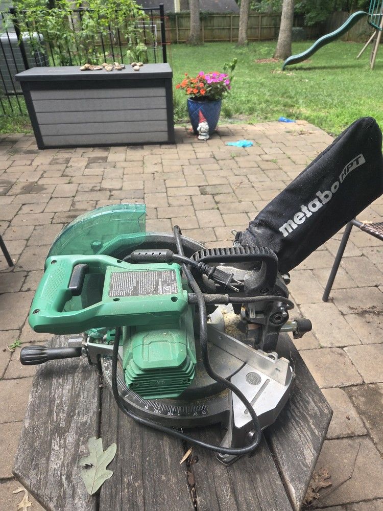 Metabo HPT 10 Inch Compoun Corded Miter Sae