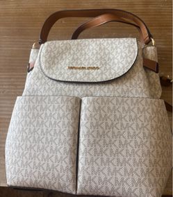 Michael Kors Bedford LG Backpack- vanilla color