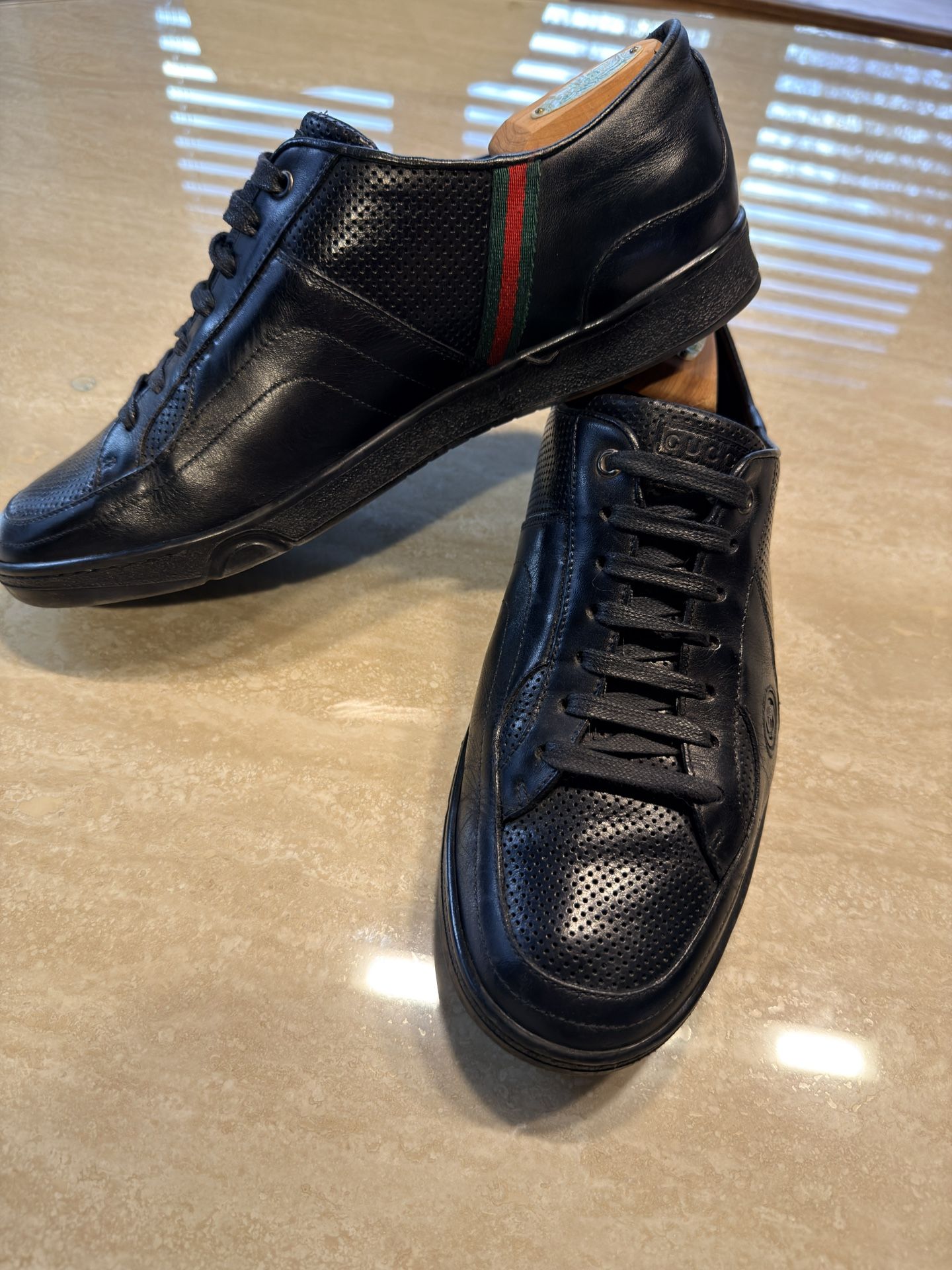 Gucci Made In Italy!Leather Shoes, Trainers Sneakers Mens US 12.(excellent condition.)