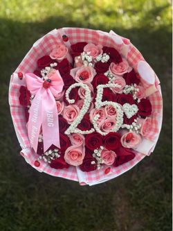 Ramo buchon rose bouquet flower arrangement