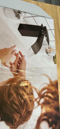 Bathroom waterfall faucet