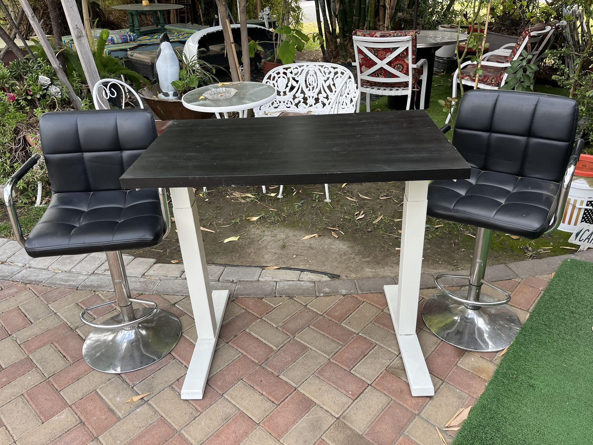 Bar Table And Lounge Chair