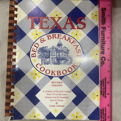 COOKBOOK ~TEXAS BED & BREAKFAST: A TREASURY OF FAVORITE By Candy Coleman 1997