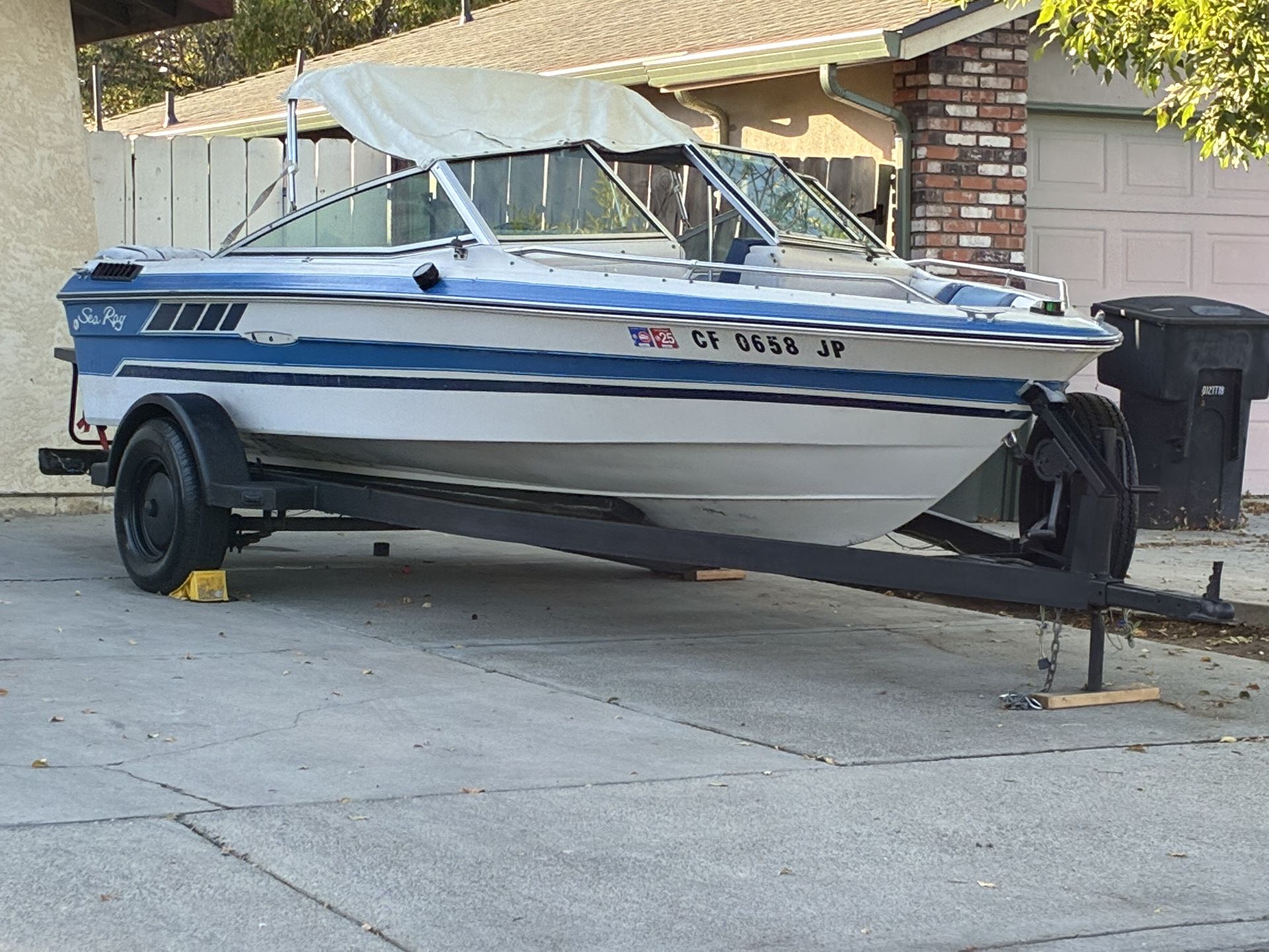 1987 Sea Ray Fishing Boat