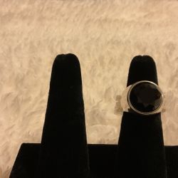 SILVER RING W/BLACK STONE (size 6.5)