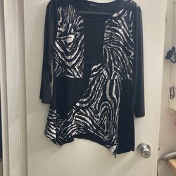 Blusa Negra  Con Blanco. Size M