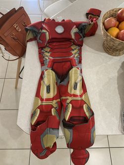 Iron man Halloween costume size small kids
