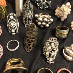 Costume Jewelry-Rings-22 Pieces 