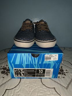 The Hundreds Shoes