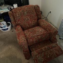 Big Comfy Recliner Chair !!!