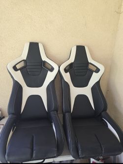Universal Racing Seats
