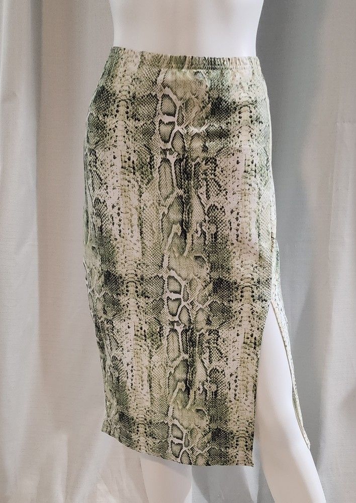 Shein Plus Size 2xl Snake Print Midi Skirt With Side Slit Green & White