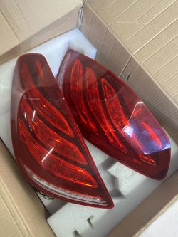 BENZ S550 tail tights