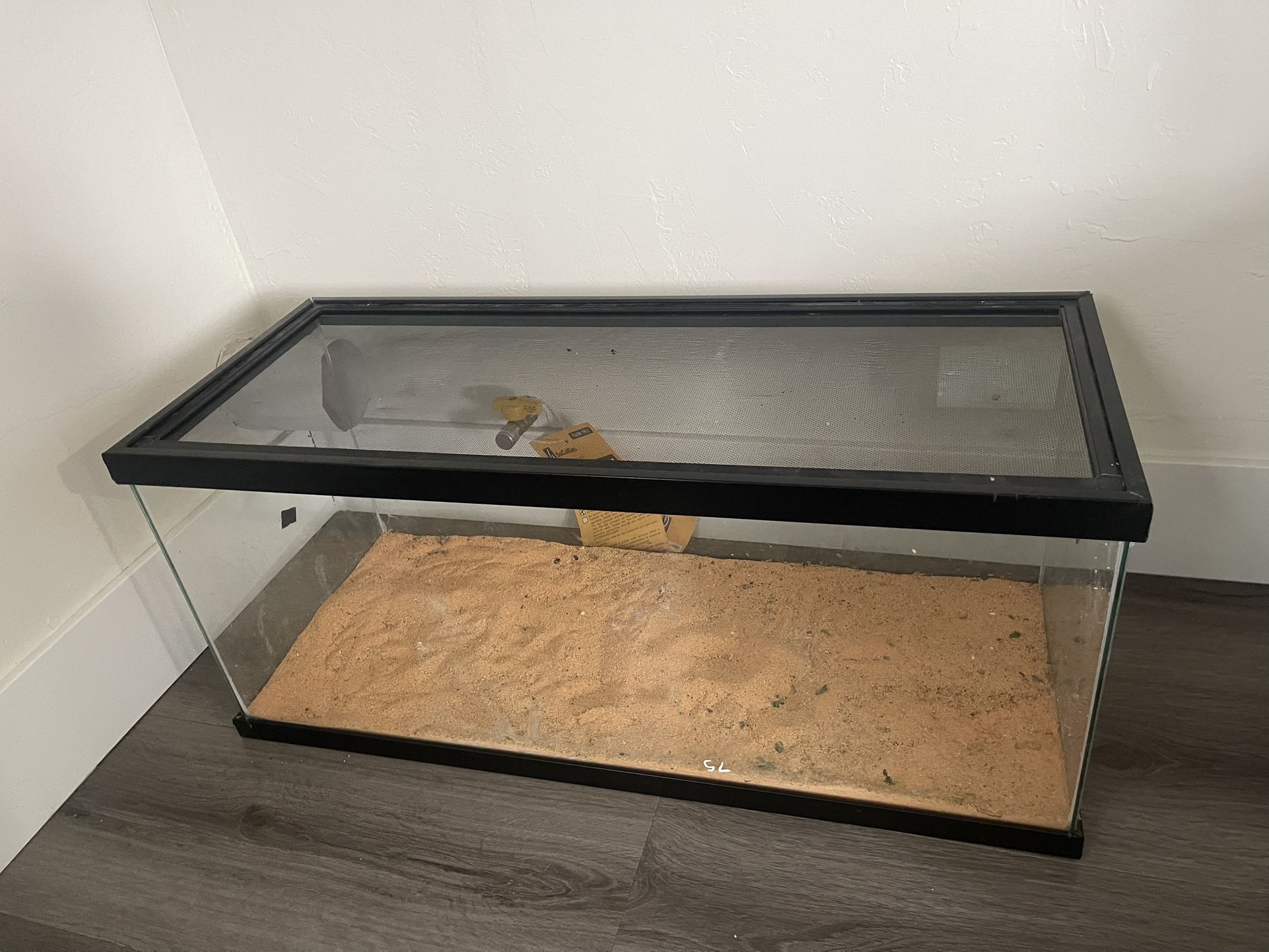 Reptile Inclosure 20 Gallons