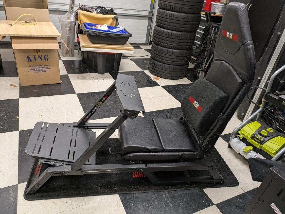 Next Level Racing F-GT Sim Rig / Cockpit 