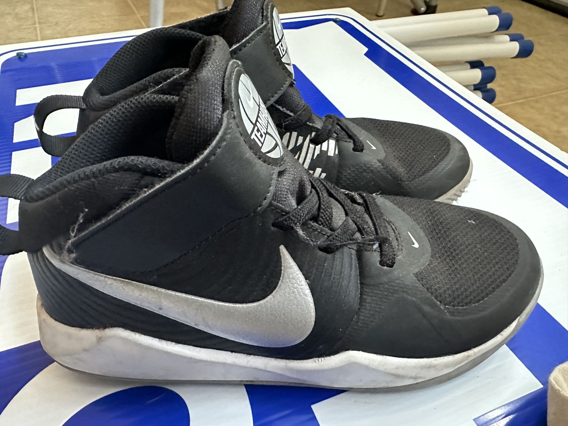 Nike Basketball Shoes Size 2y For Sale In Artesia CA OfferUp nike-basketball-shoes-size-2y-for-sale-in-artesia-ca-offerup