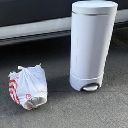 Munchkin diaper genie Pale