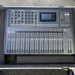 SOUNDCRAFT SI IMPACT 32 MIXING CONSOLE