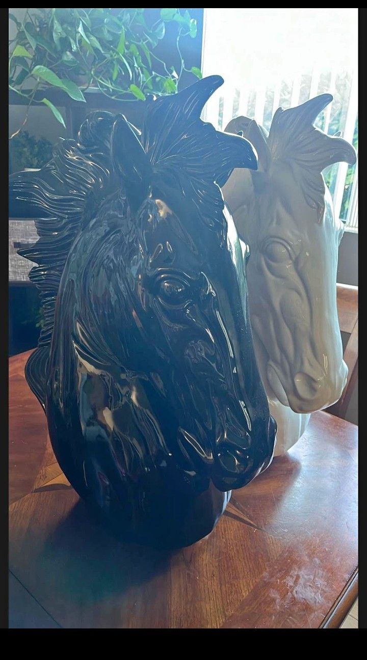 Statue Horse Head Ceramic