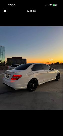 2013 Mercedes Benz C350 (V6 -  Clean Title in Hand)