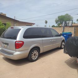 2002 Chrysler Town & Country