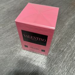 Valentino Perfume