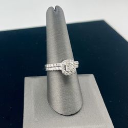 Beautiful Square Shaped Diamond Ring For Sale 
